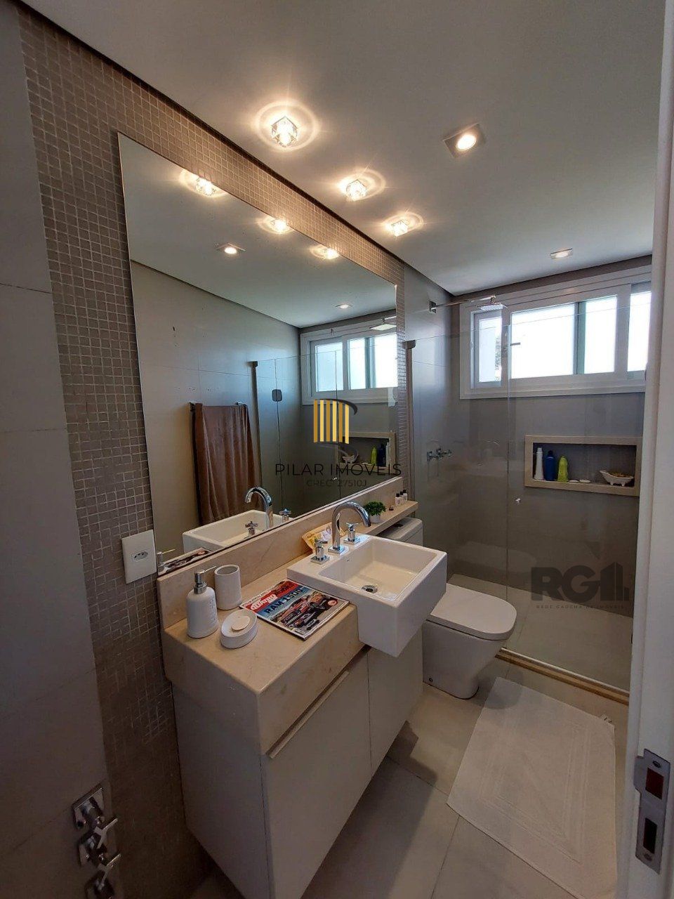 Casa para Venda - 296m², 3 dormitórios, sendo 1 suites, 3 vagas - Vila Nova, Porto Alegre