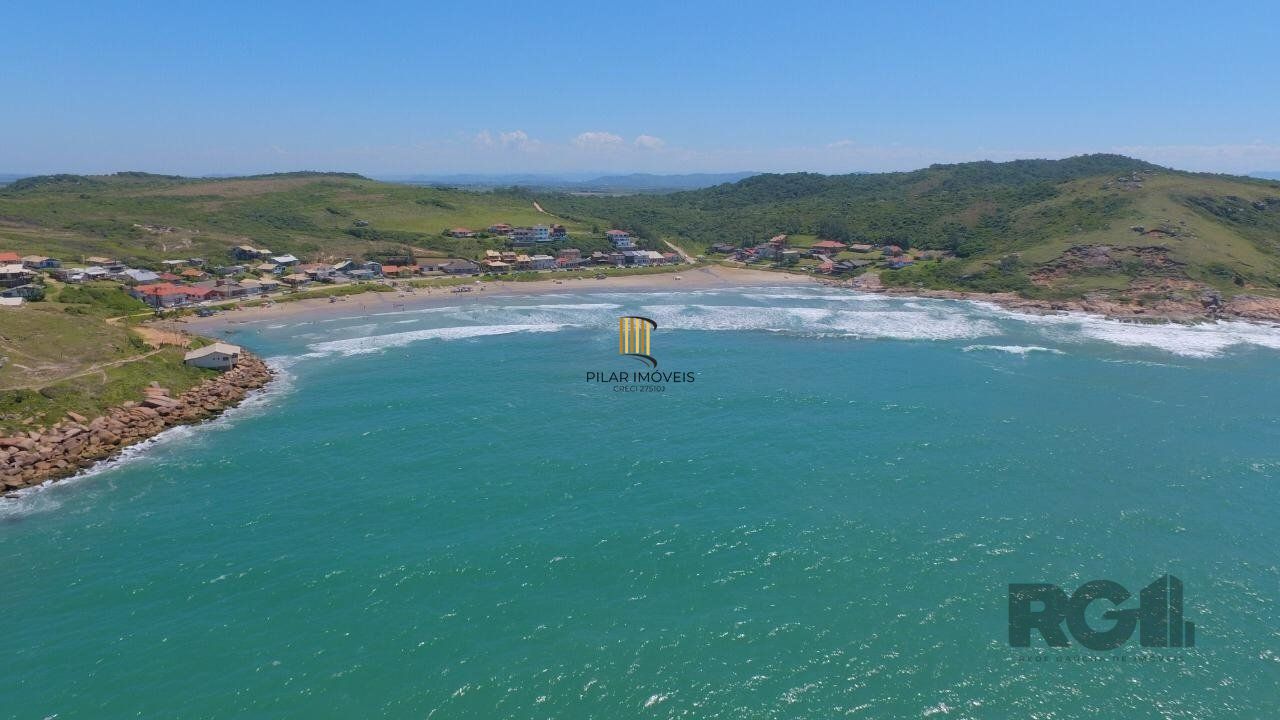 Casa 3 dormitórios, 3 vagas, churrasqueira na Praia da Tereza em Laguna/SC