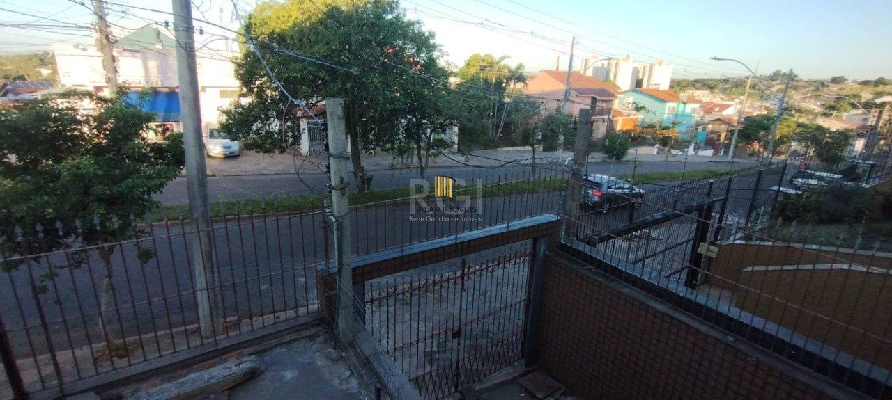 Casa de 4 dormitórios no bairro Parque Santa Fé