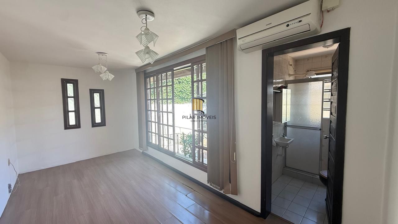 CASA 3 DORMITÓRIOS 4 BANHEIROS 4 VAGAS 1 SUÍTE, PÁTIO NO BAIRRO MEDIANEIRA PORTO ALEGRE/RS