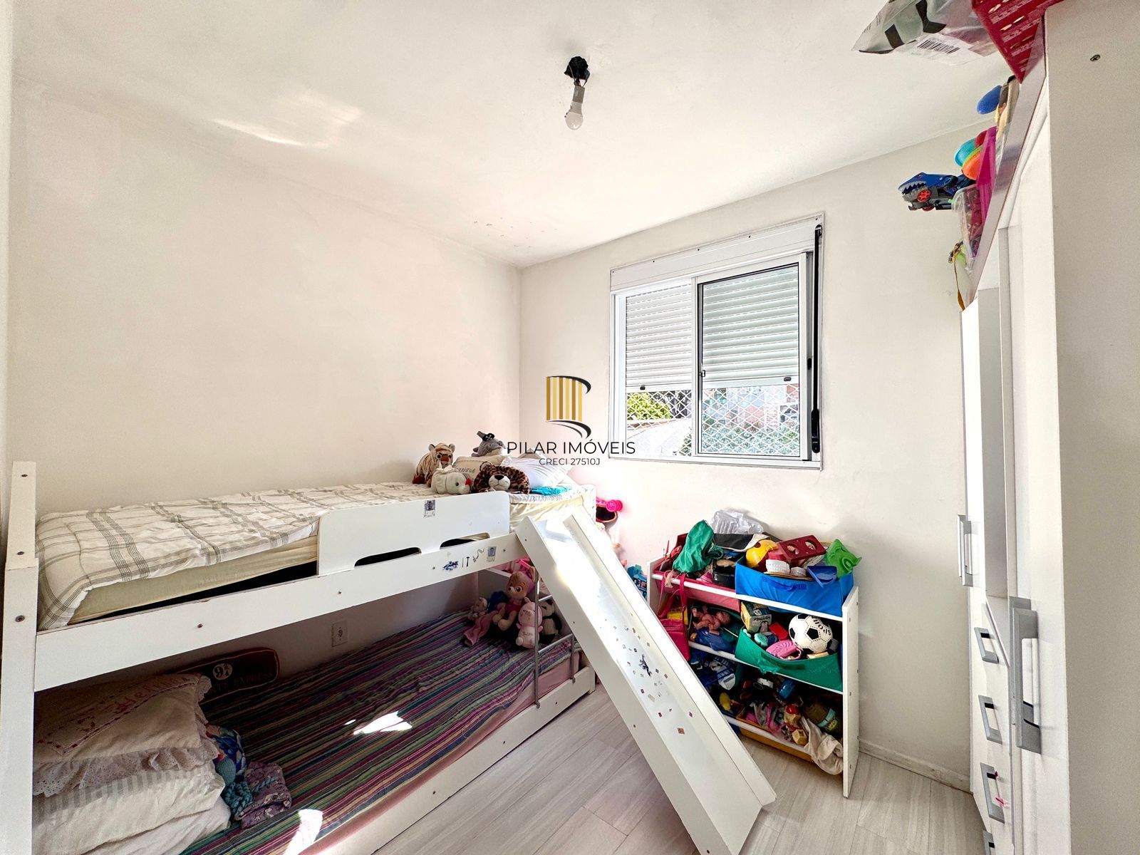 Apartamento de 02 dormitórios No Bairro Teresópolis de Porto Alegre