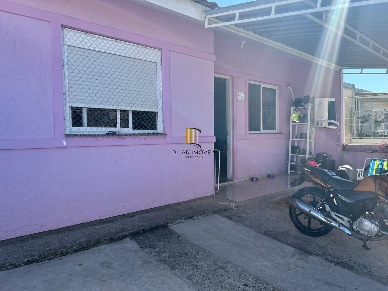 Casa com 03 quartos no Bairro Hípica
