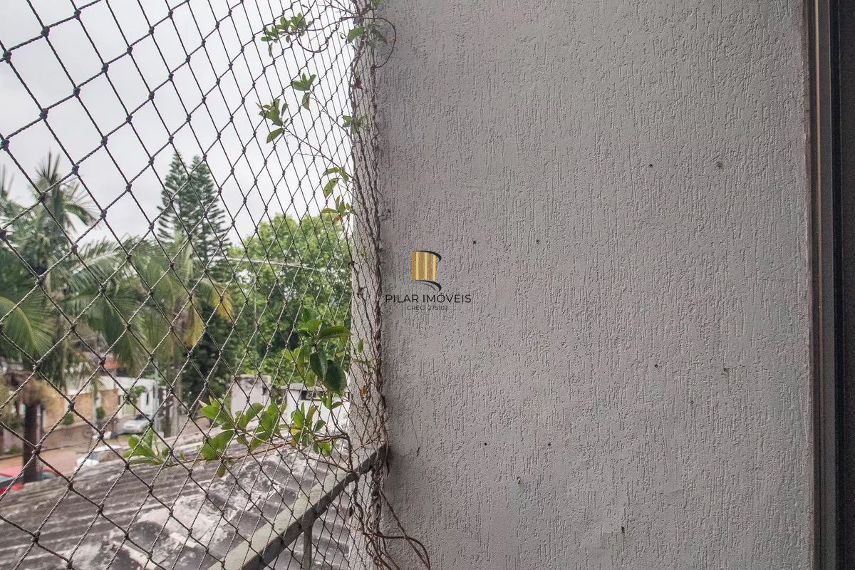 Casa 2 dormitórios no bairro Cristal