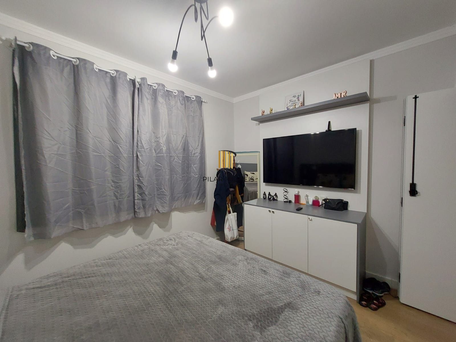 Cobertura com 02 quartos e 01 vaga coberta no Bairro Santana Porto Alegre