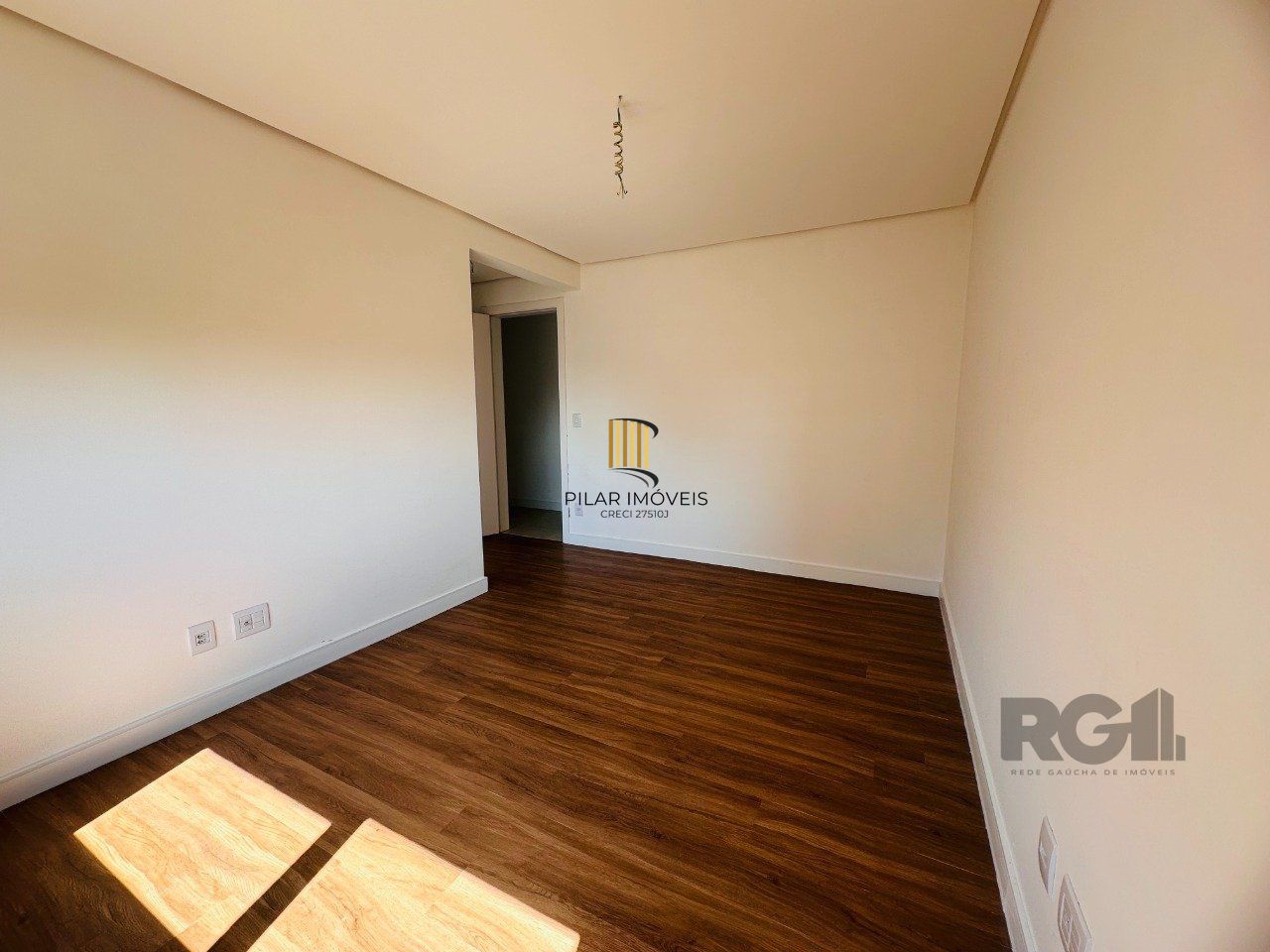 Apartamento para Venda - 130.07m², 3 dormitórios, sendo 3 suites, 3 vagas - Petrópolis