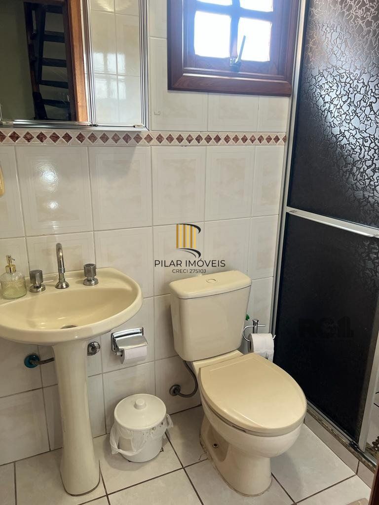 Casa com 3 dormitórios no bairro Morro Santana