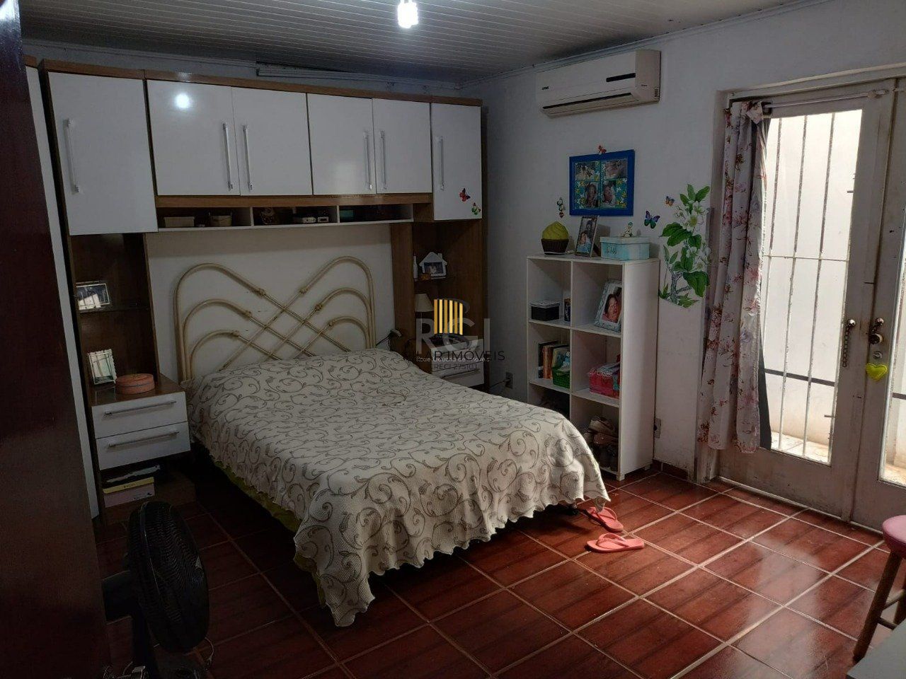 Casa 3 dormitórios, sendo 1 suites, 9 vagas - bairro Ponta Grossa Porto Alegre RS