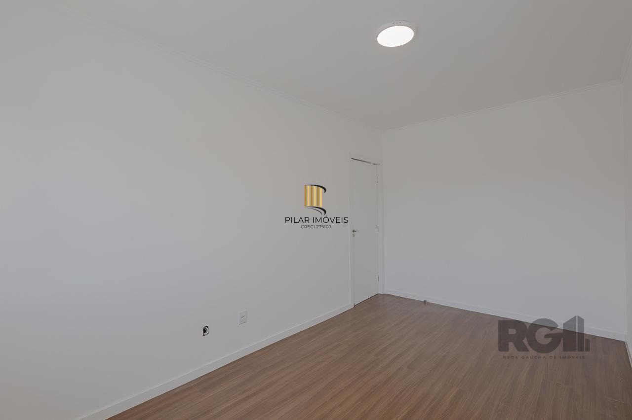 Casa de 3 dormitórios, suíte no bairro Teresópolis com 4 vagas de garagem