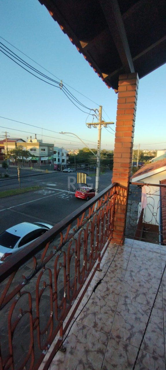 Casa de 4 dormitórios no bairro Parque Santa Fé