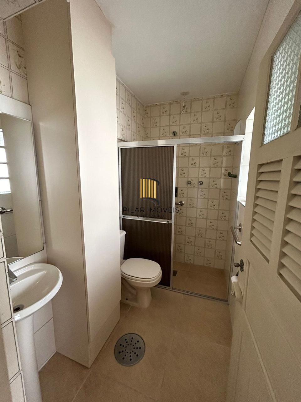 Apartamento com 03 quartos e 02 banheiros no Centro Histórico de Porto Alegre