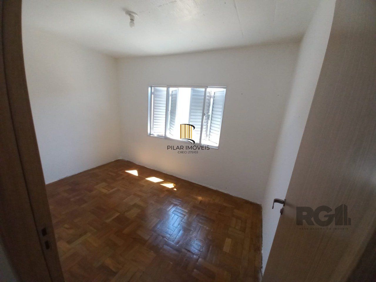 Apartamento com 02 quartos no Bairro Restinga.