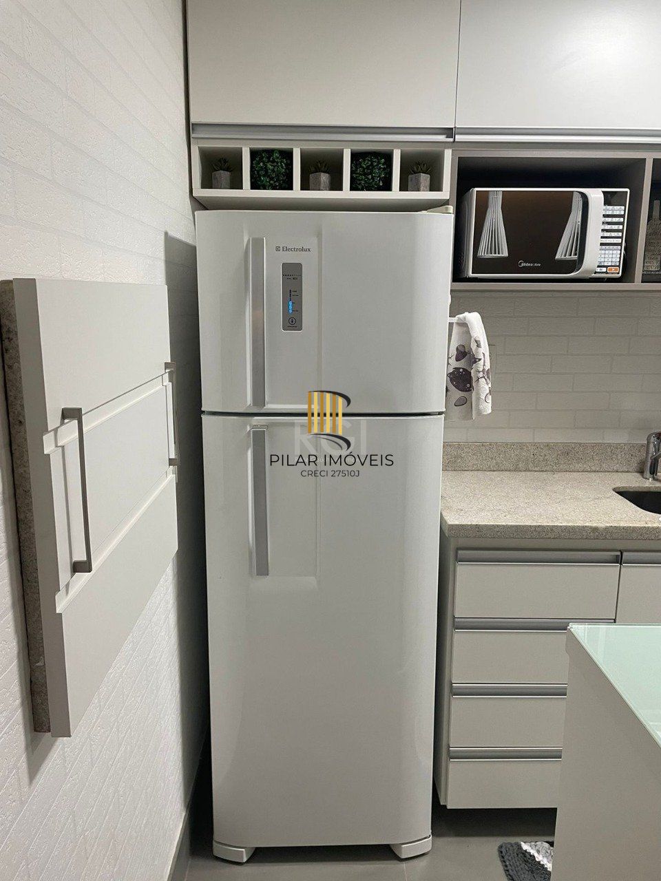 Apartamento para Venda - 60m², 2 dormitórios, sendo 1 suites, 1 vaga - Glória