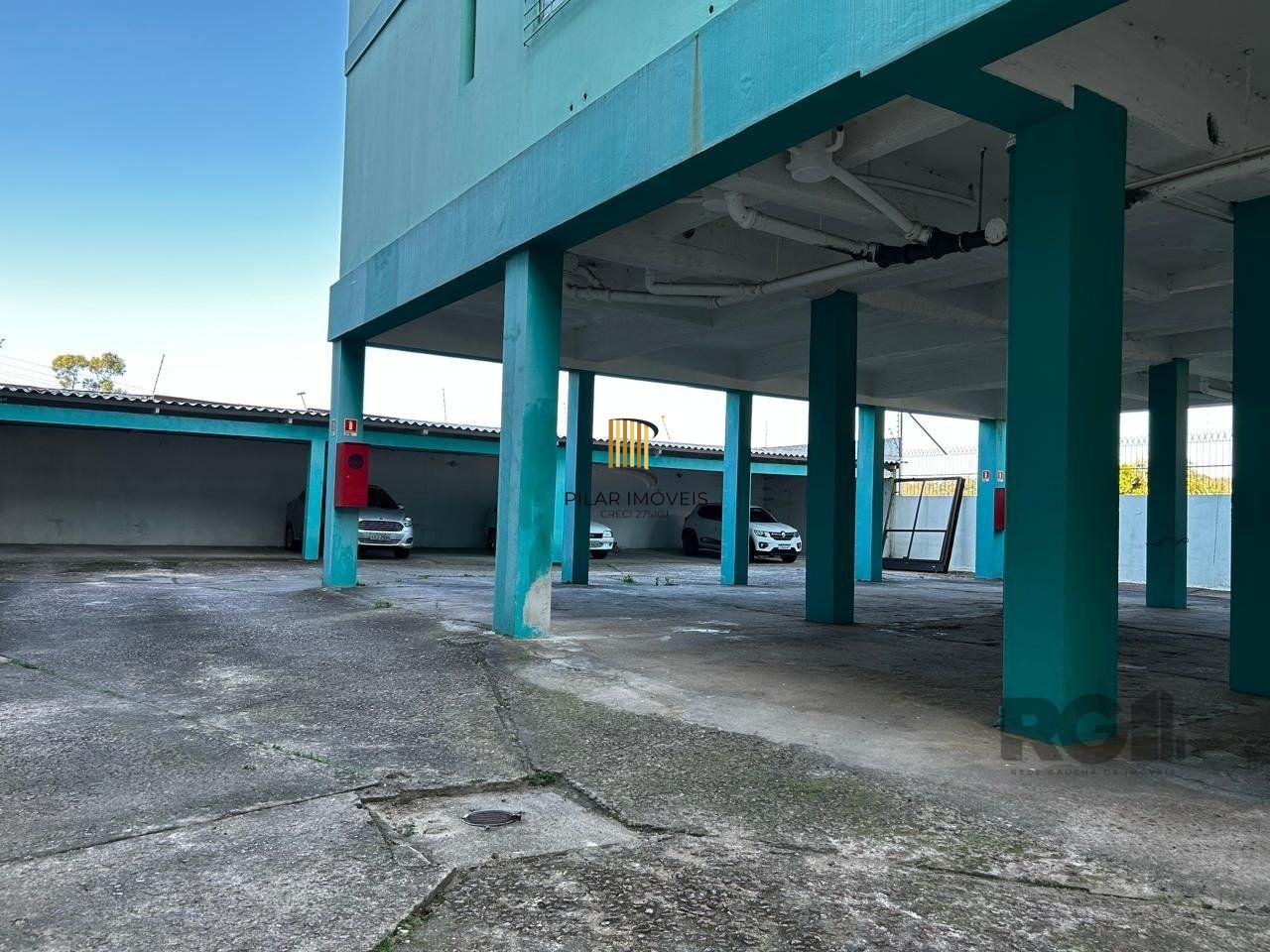 APARTAMENTO JK COM 1 QUARTO E GARAGEM COBERTA NO BAIRRO CAMAQUA PRÓXIMO À OTTO NIEMEYER