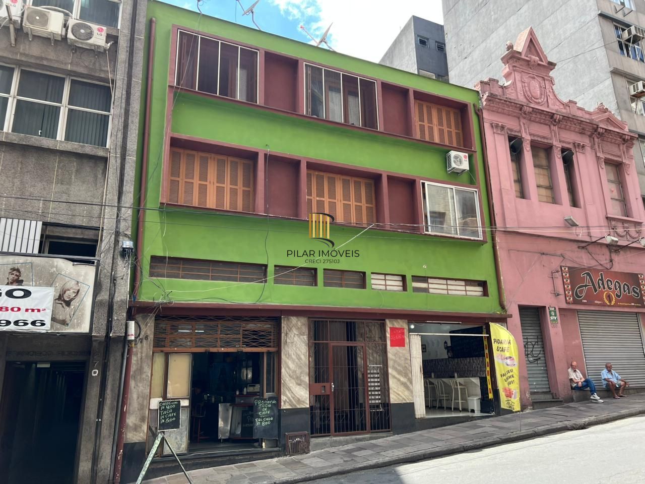 Apartamento com 03 quartos e 02 banheiros no Centro Histórico de Porto Alegre. - Pilar Imóveis