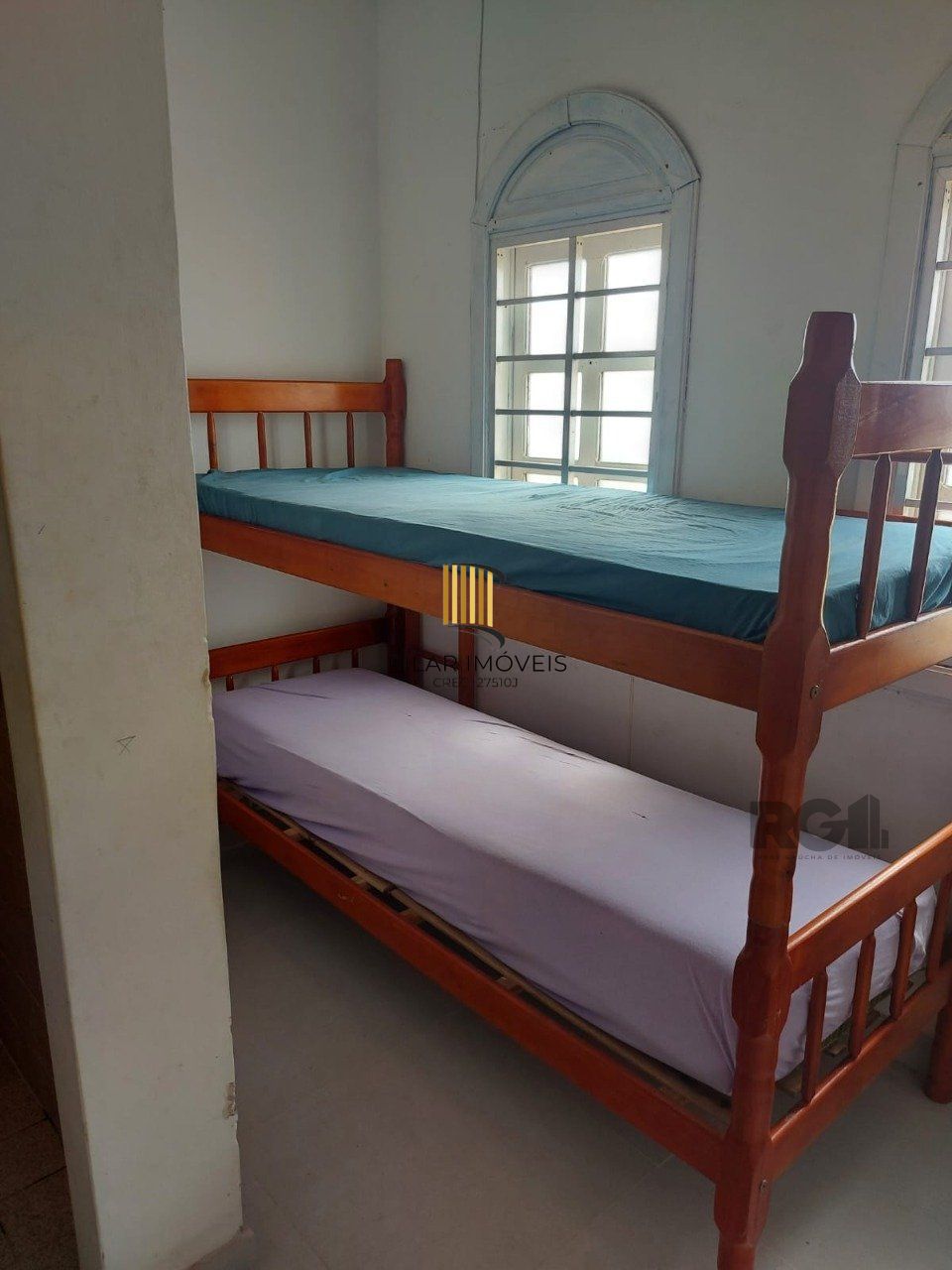 EXCELENTE CASA COM CINCO QUARTOS EM DOIS TERRENOS ESCRITURADOS À BEIRA MAR EM MARILUZ/IMBÉ