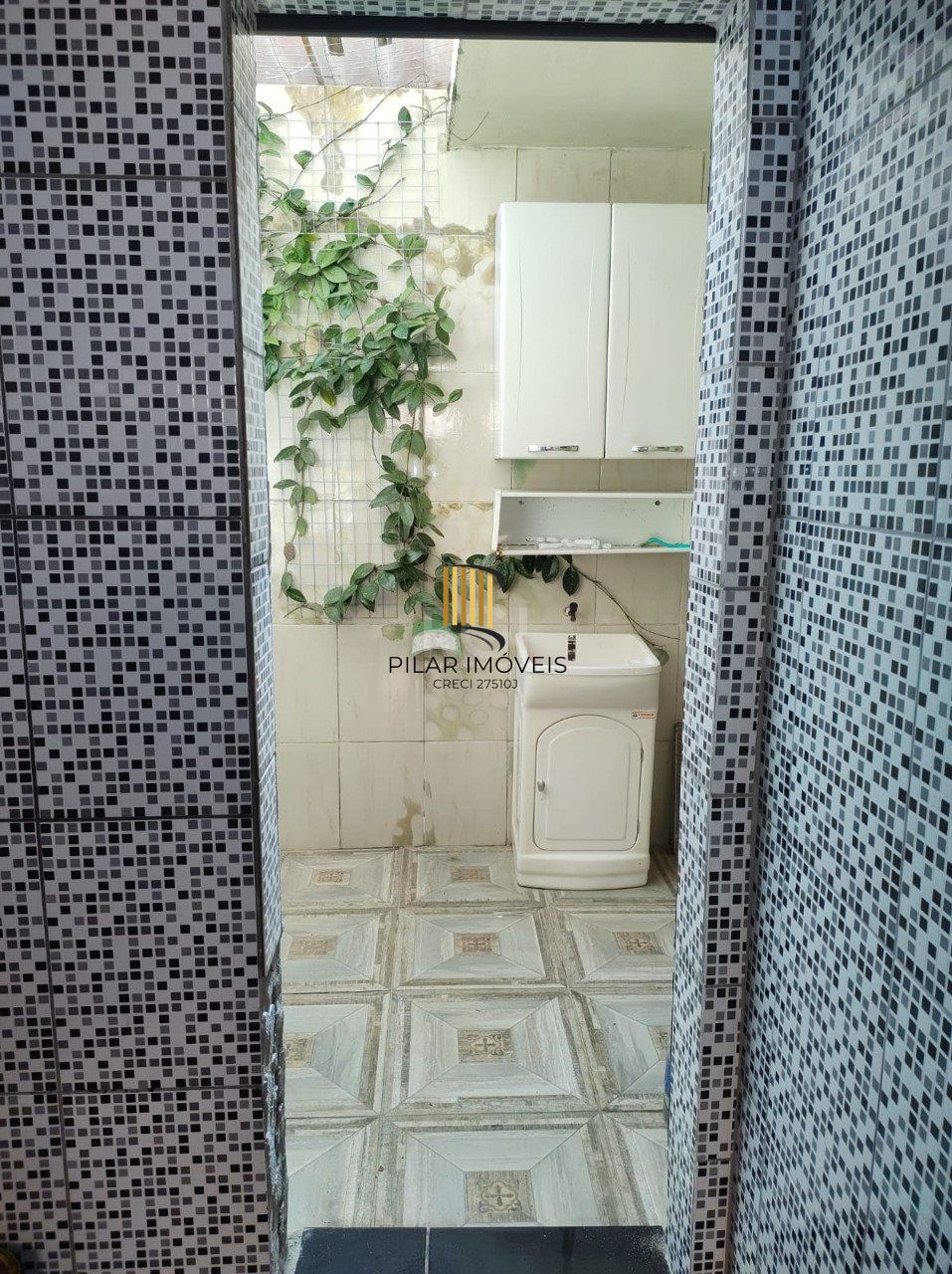 Casa Condominio para Venda - 36m², 2 dormitórios, 1 vaga - Guarujá, POA