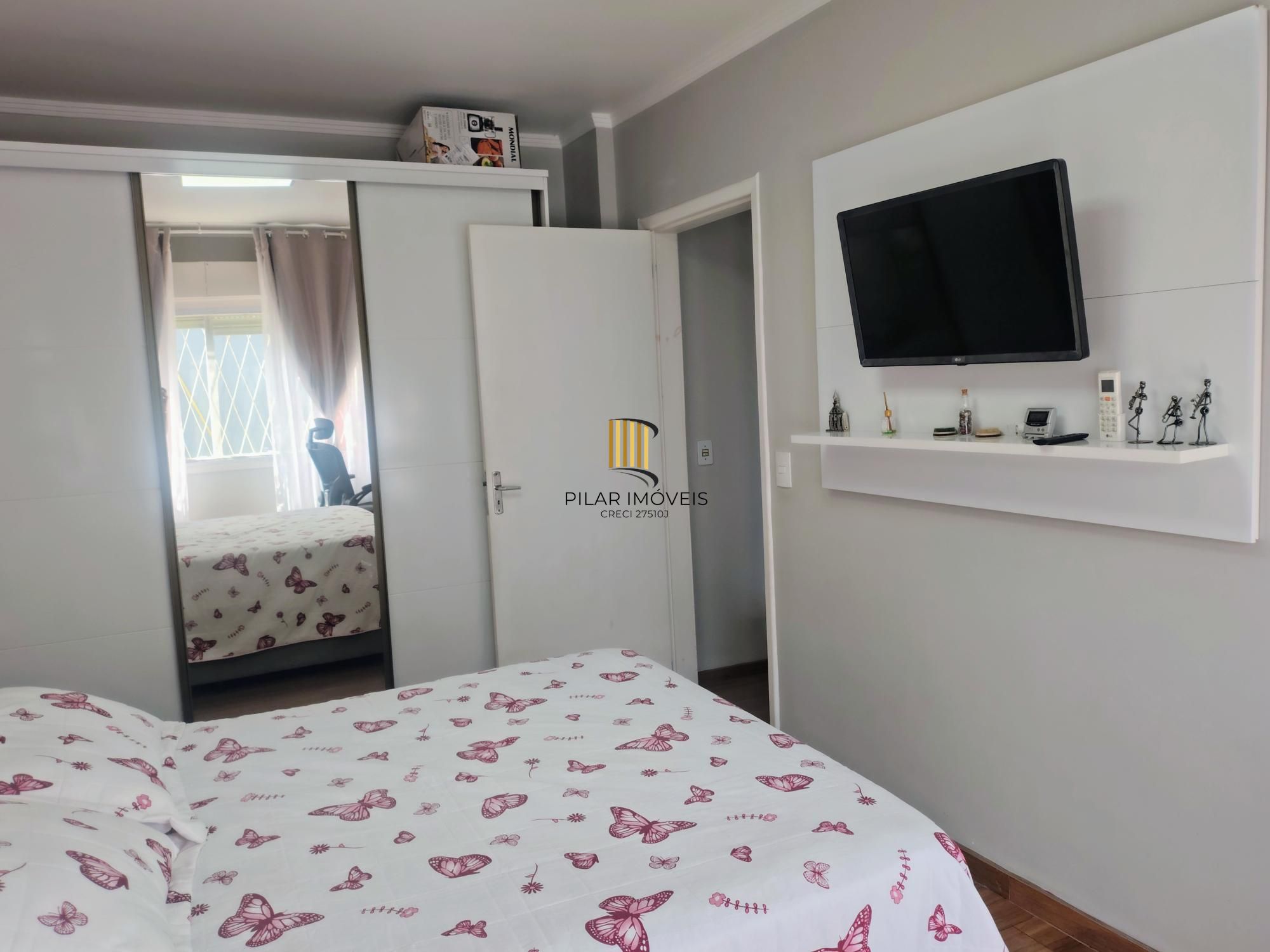 Apartamento térreo com 62m², 2 quartos, vaga coberta, Cavalhada, Porto Alegre/RS