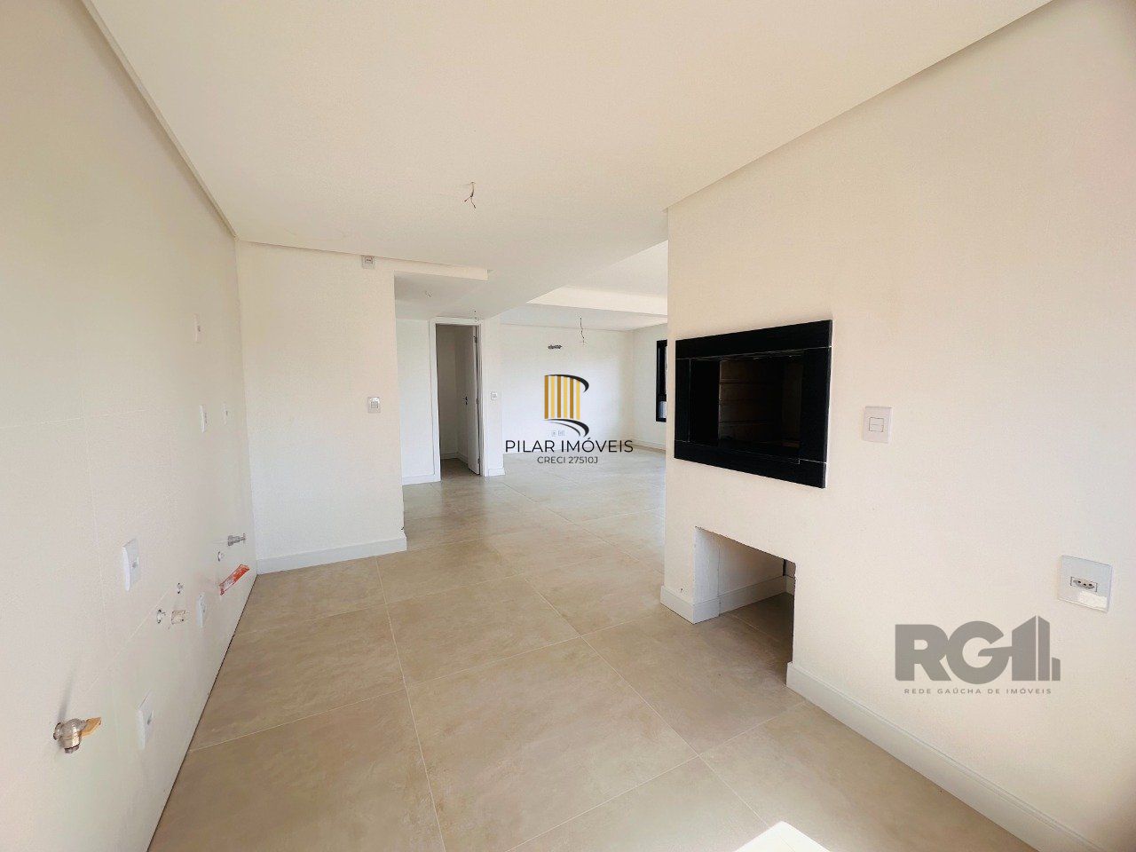 Apartamento para Venda - 130.07m², 3 dormitórios, sendo 3 suites, 3 vagas - Petrópolis