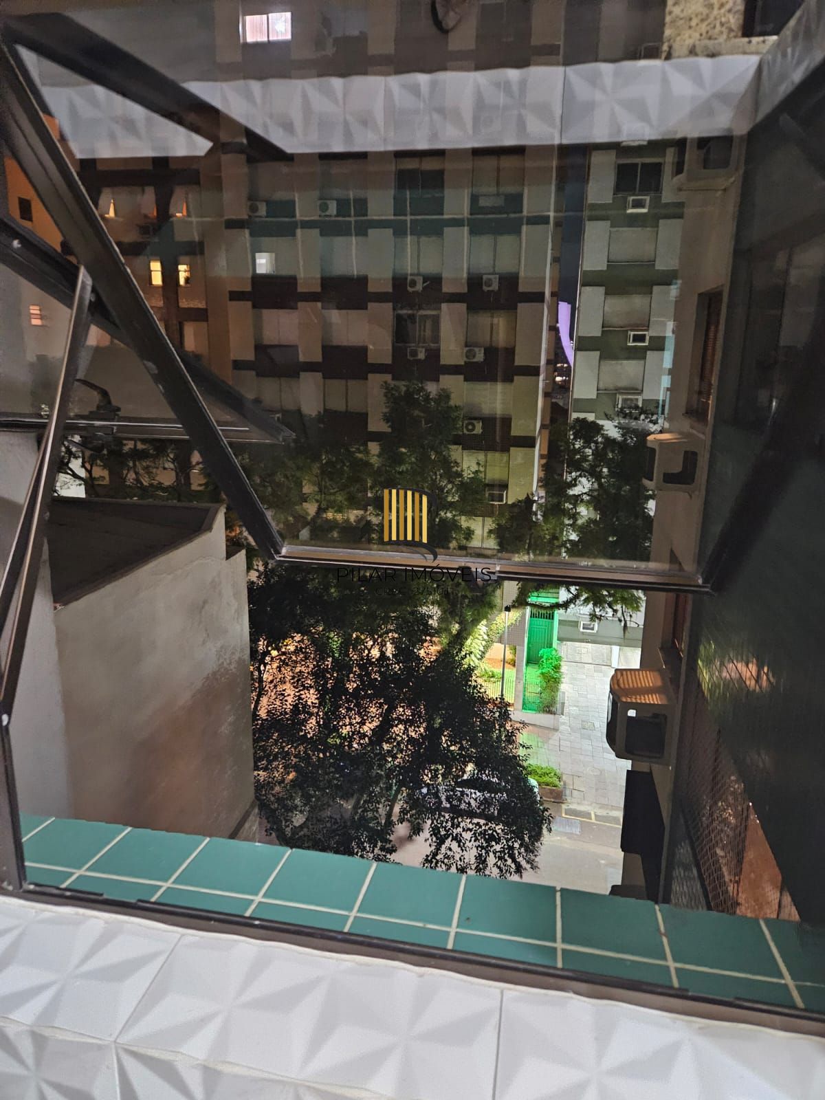 Apartamento com 02 quartos e 01 vaga no Centro Histórico de Porto Alegre