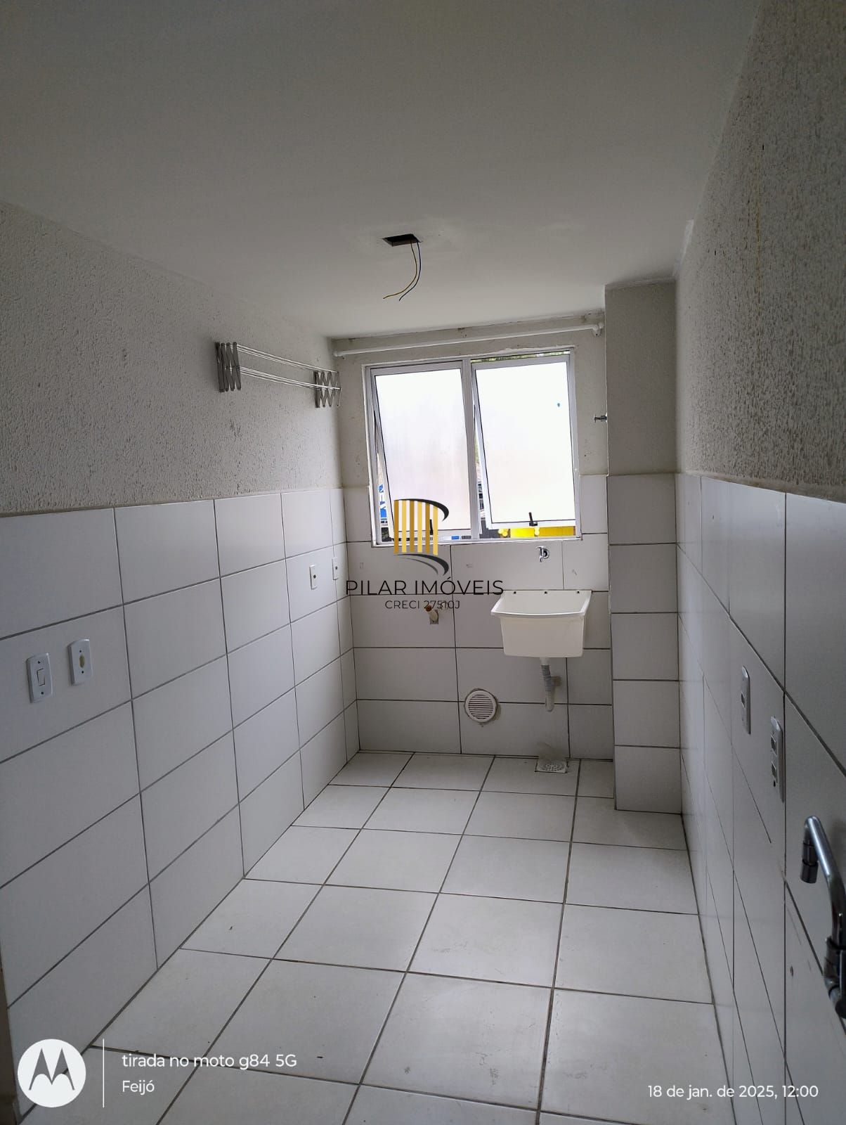 Apartamento com 02 quartos e 01 vaga no Bairro Chapéu do Sol