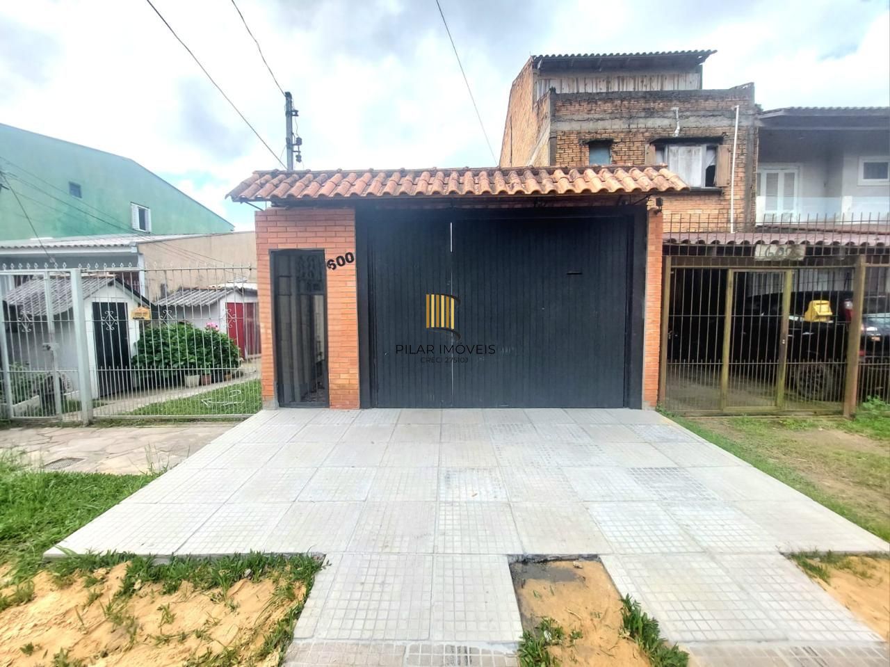 Casa mobiliada dois dormitórios e vaga no bairro  Hipica.