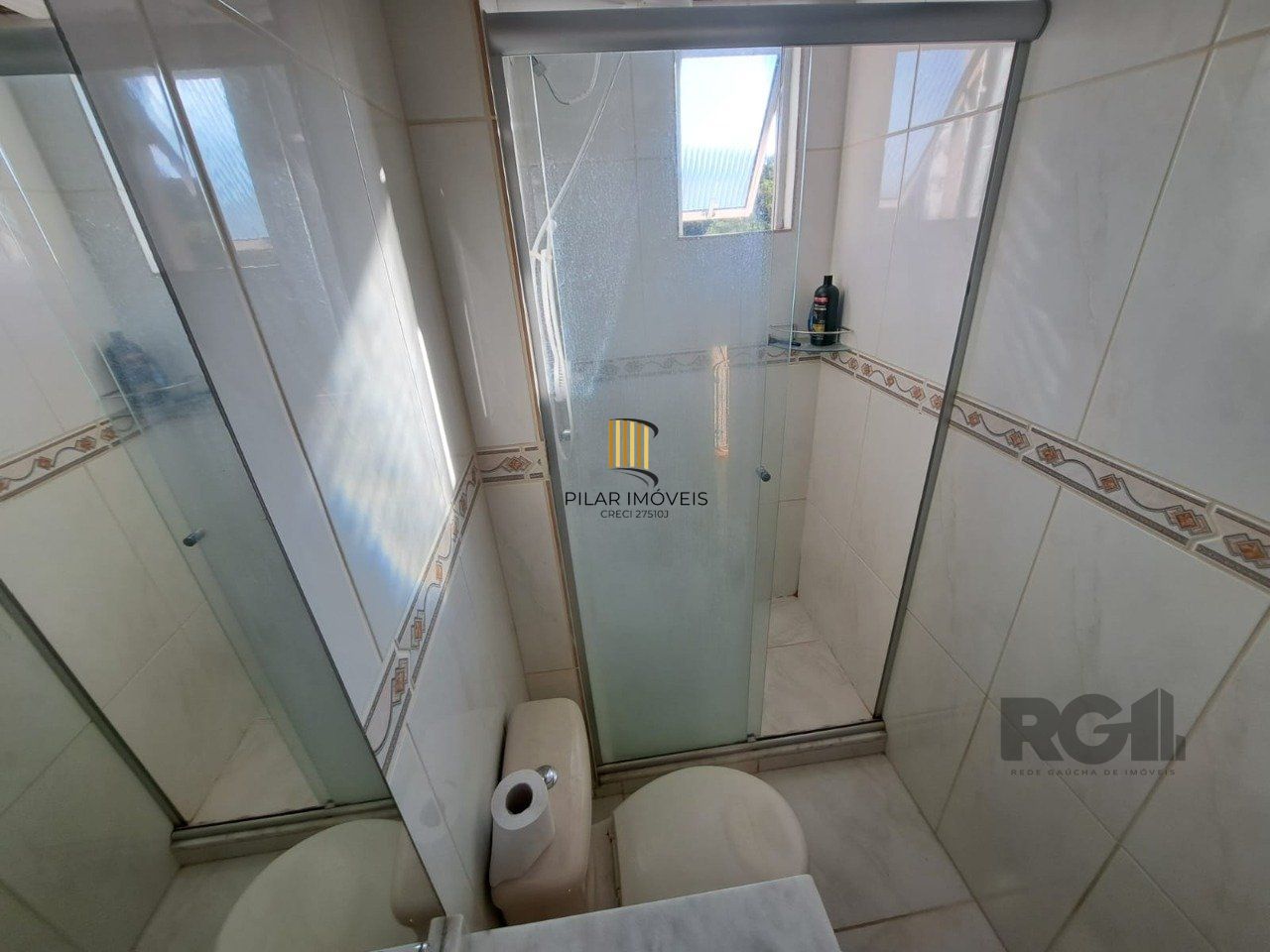 Apartamento semimobiliado de 2 dormitórios no bairro Vila Nova