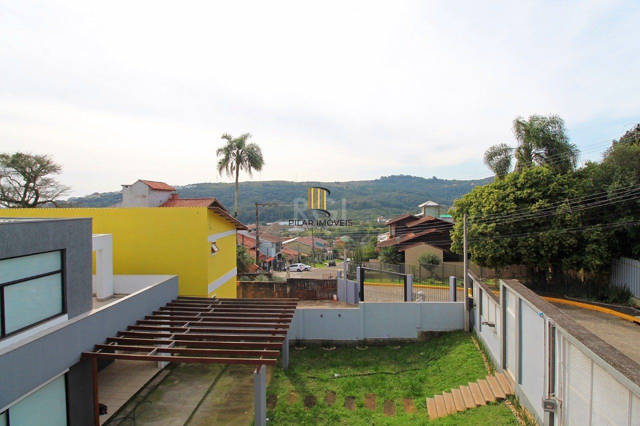 Casa para Venda - 339m², 3 dormitórios, 2 vagas - Vila Nova, Porto Alegre