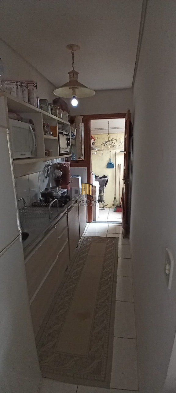 Casa em condomínio com 02 dormitórios