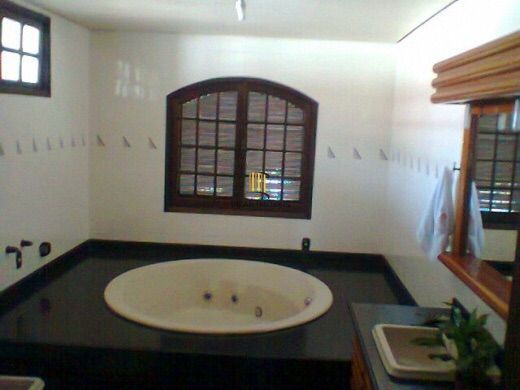 Mansão com 05 Quartos no Bairro Partenon