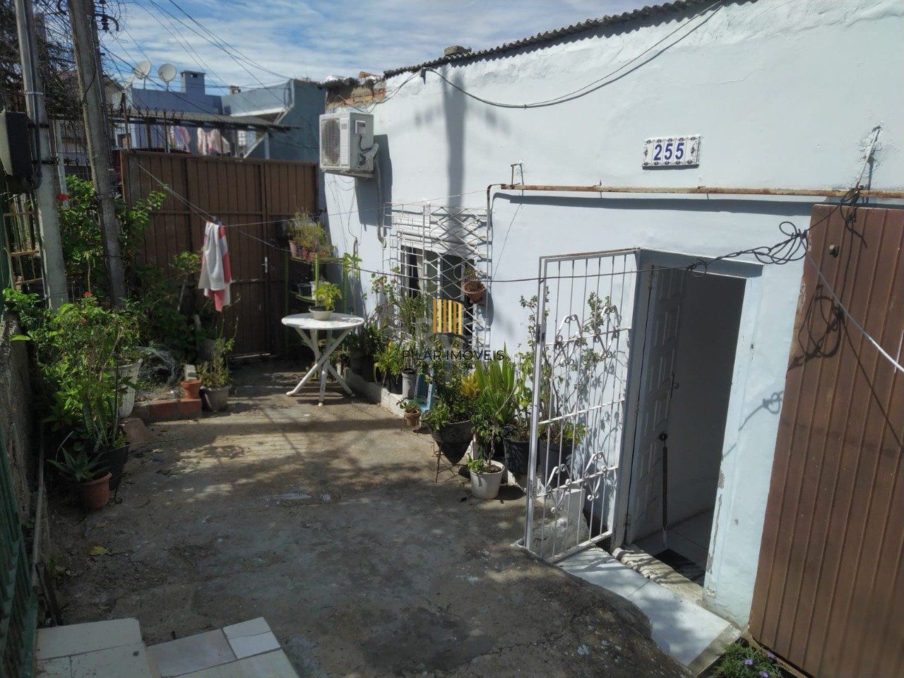 Casa com 5 dormitórios no bairro Jardim Carvalho