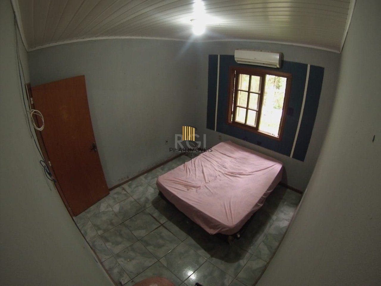 Casa 5 dormitórios no bairro Ponta Grossa