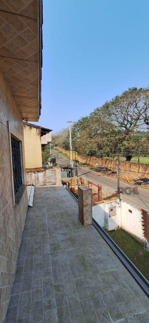 Casa 4 Dormitório(s) Bairro Serraria