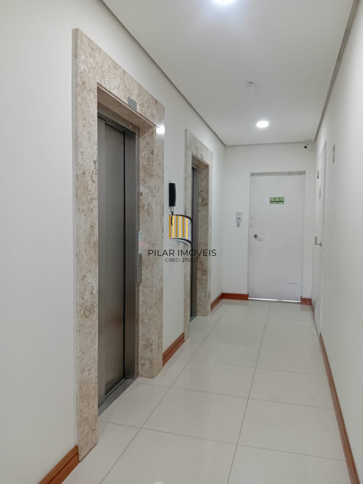 Apartamento 2 quartos, suíte, vaga coberta no bairro Camaquã em Porto Alegre/RS