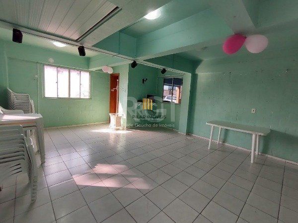 Apartamento dois dormitórios com vaga de garagem