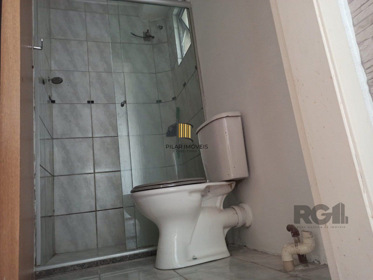 Oportunidade !!! Lindo Apartamento 02 Dormitórios reformado e com vaga.