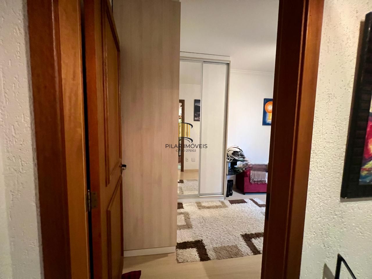 Casa em condomínio 2 dormitórios sem um com closet, vaga coberta, no bairro Cel. Aparicio Borges.