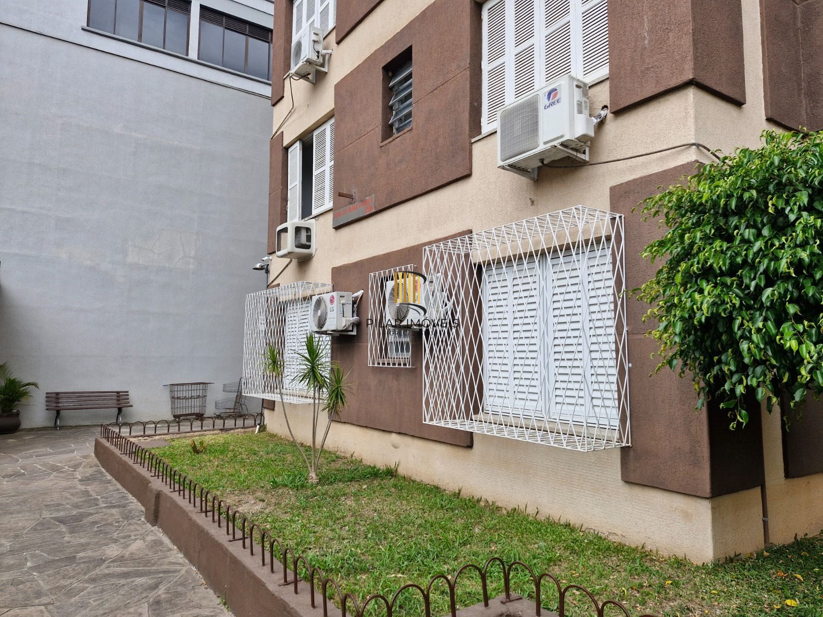 Apartamento de 2 dormitórios com vista para o Marinha no bairro Menino Deus em Porto Alegre/RS