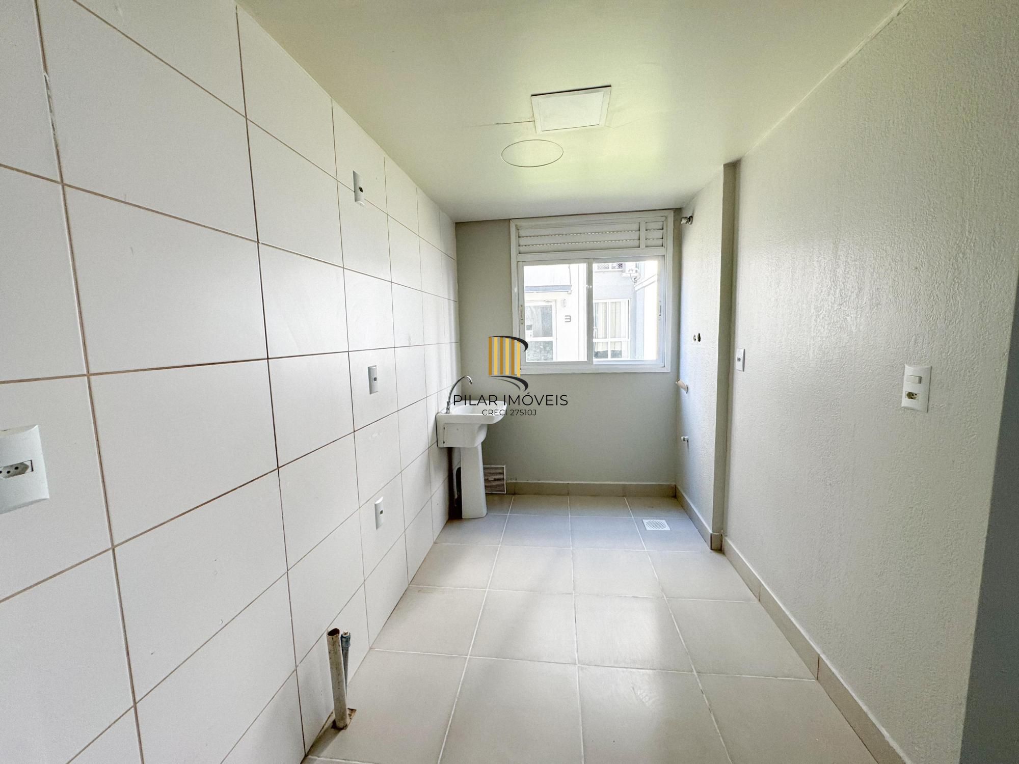 Apartamento com 02 quartos e 01 vaga escriturada no Bairro Lomba do Pinheiro