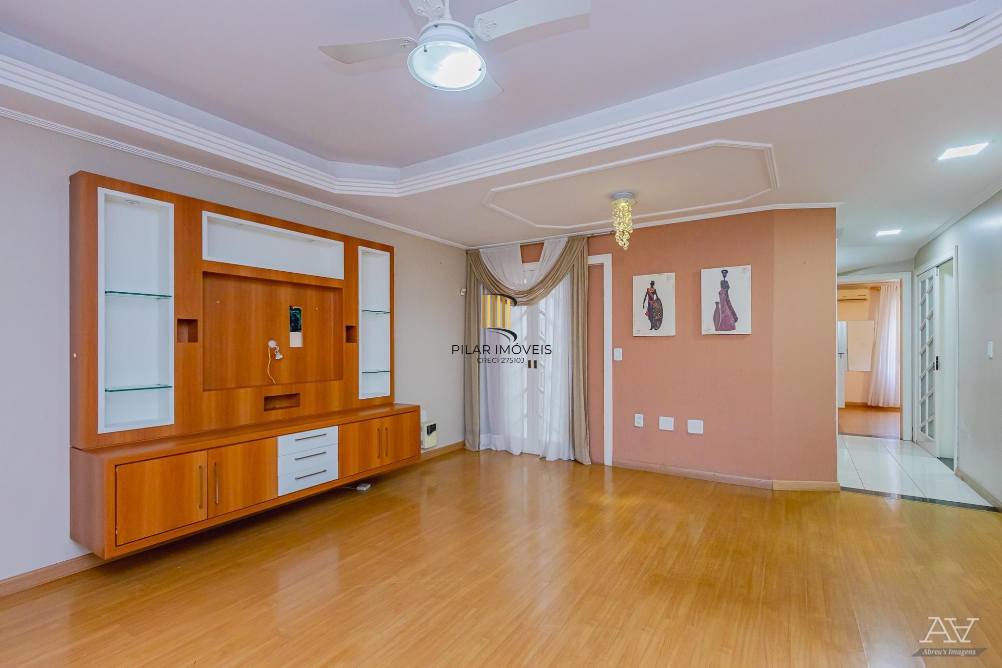 Linda Casa com 3 suítes no Santa Fé