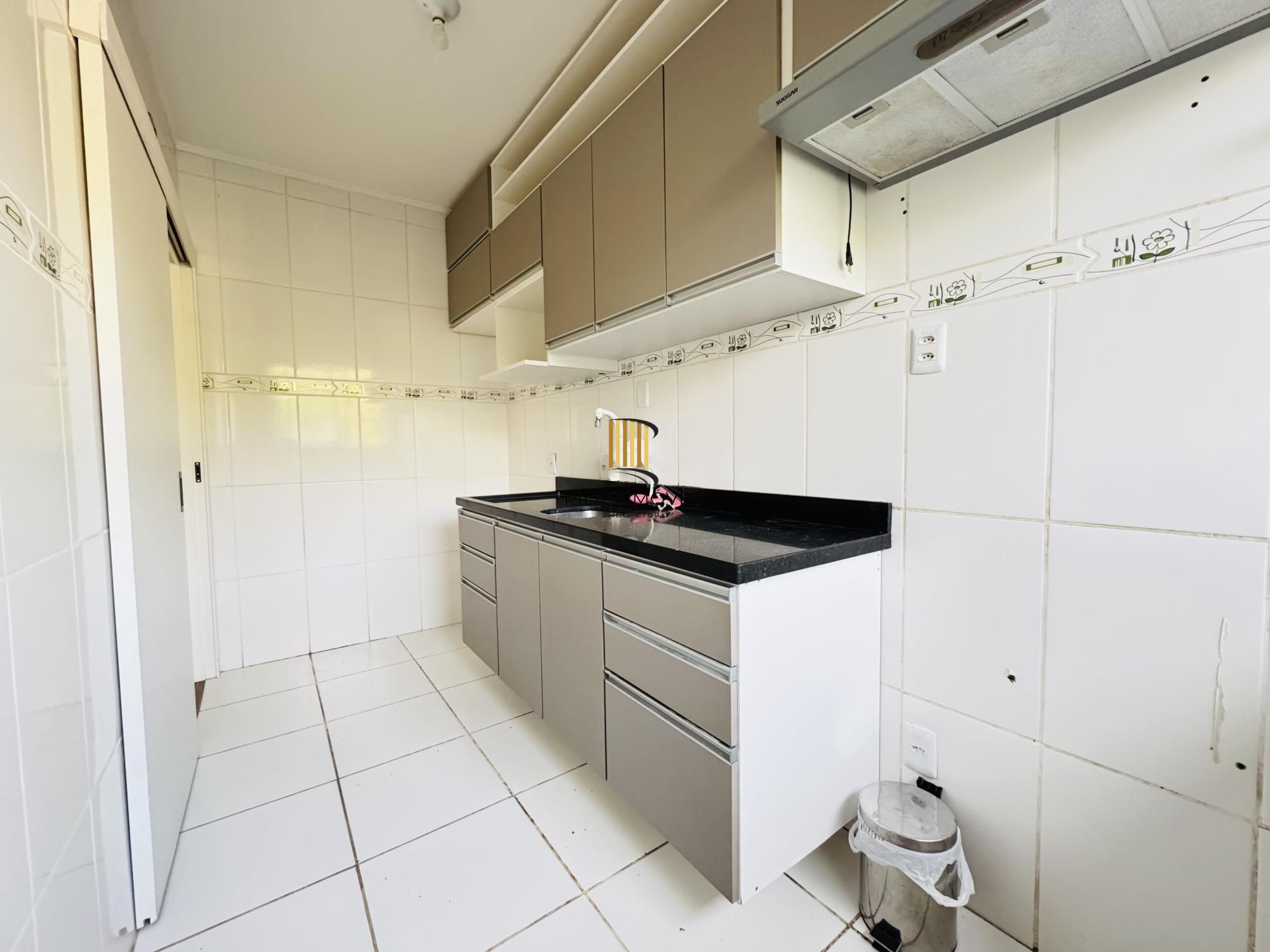 Apartamento com 2 dormitórios, 59m2, localizado no 5º andar, no Bairro Nonoai