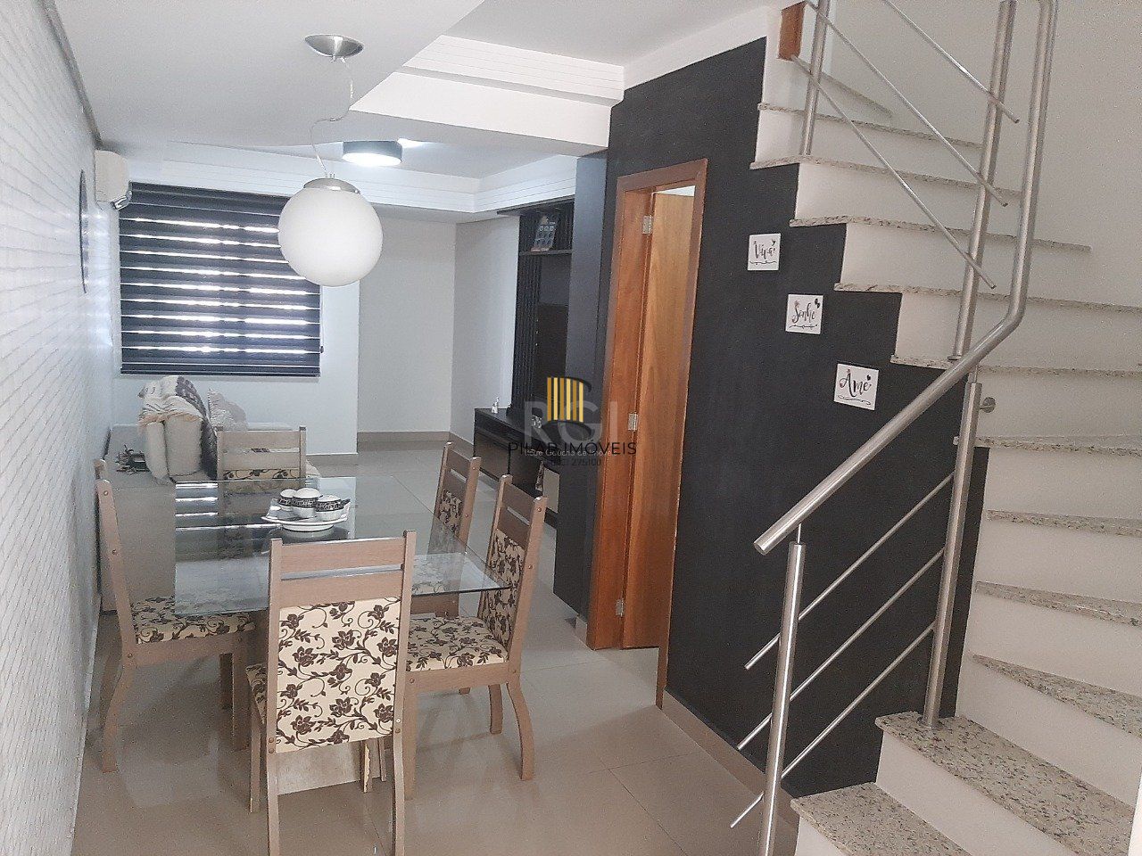 Casa com 2 quartos, 2 suítes, varanda, 1 vaga de garagem, no bairro Aberta dos Morros, Porto Alegre/RS