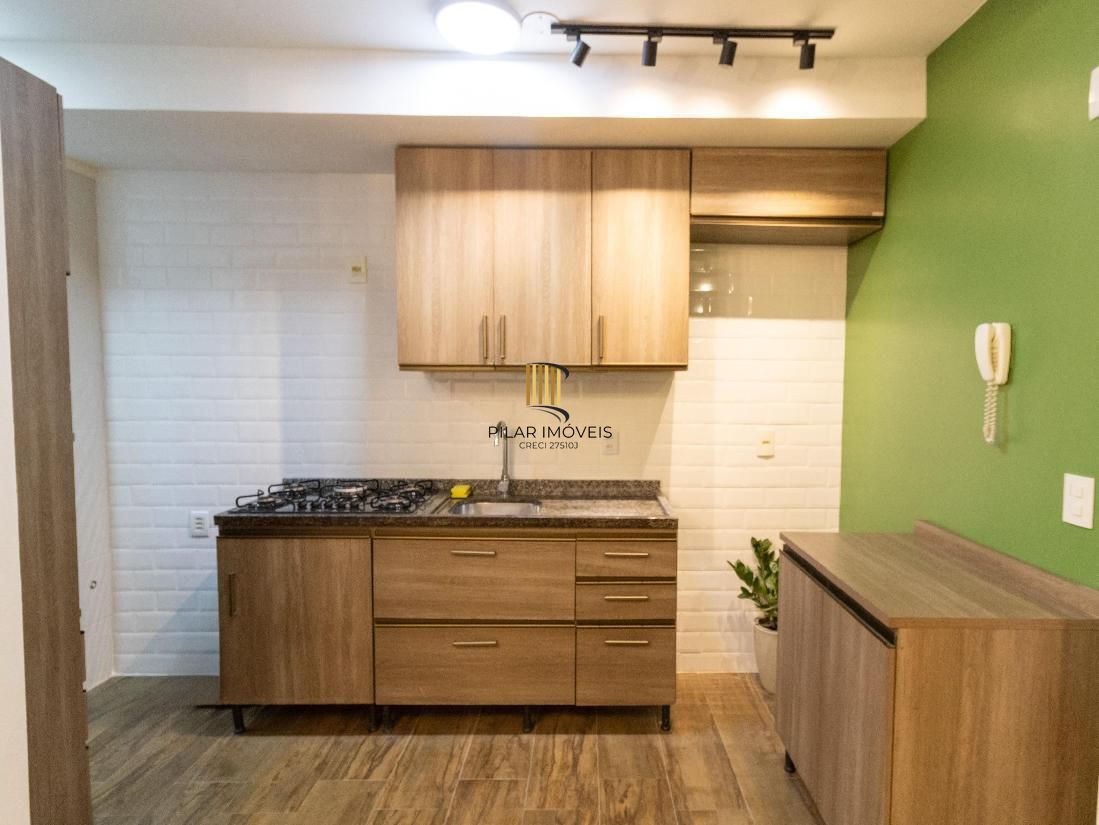 Apartamento com 03 quartos e 01 vaga escriturada no Bairro Camaquã