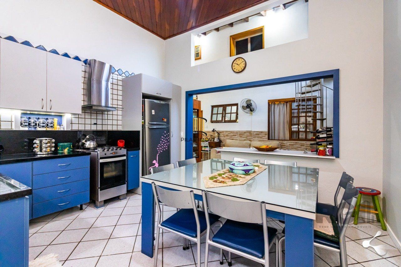 CASA, 4 DORMITÓRIOS, 3 SUÍTES, 2 VAGAS DE GARAGEM, BAIRRO IPANEMA, PORTO ALEGRE/RS