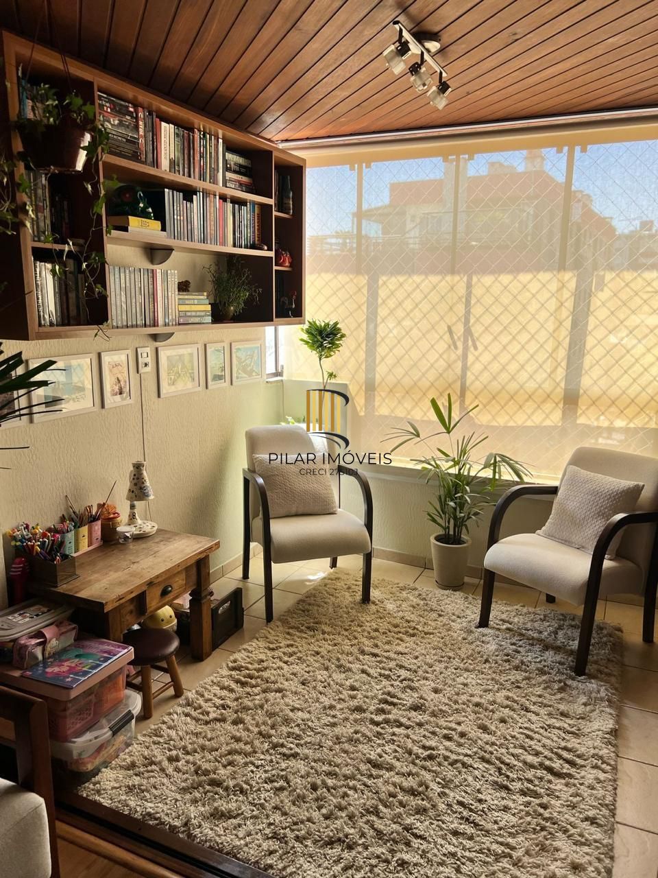 Apartamento à venda no bairro Jardim botânico com 2 dormitórios e Vaga coberta.