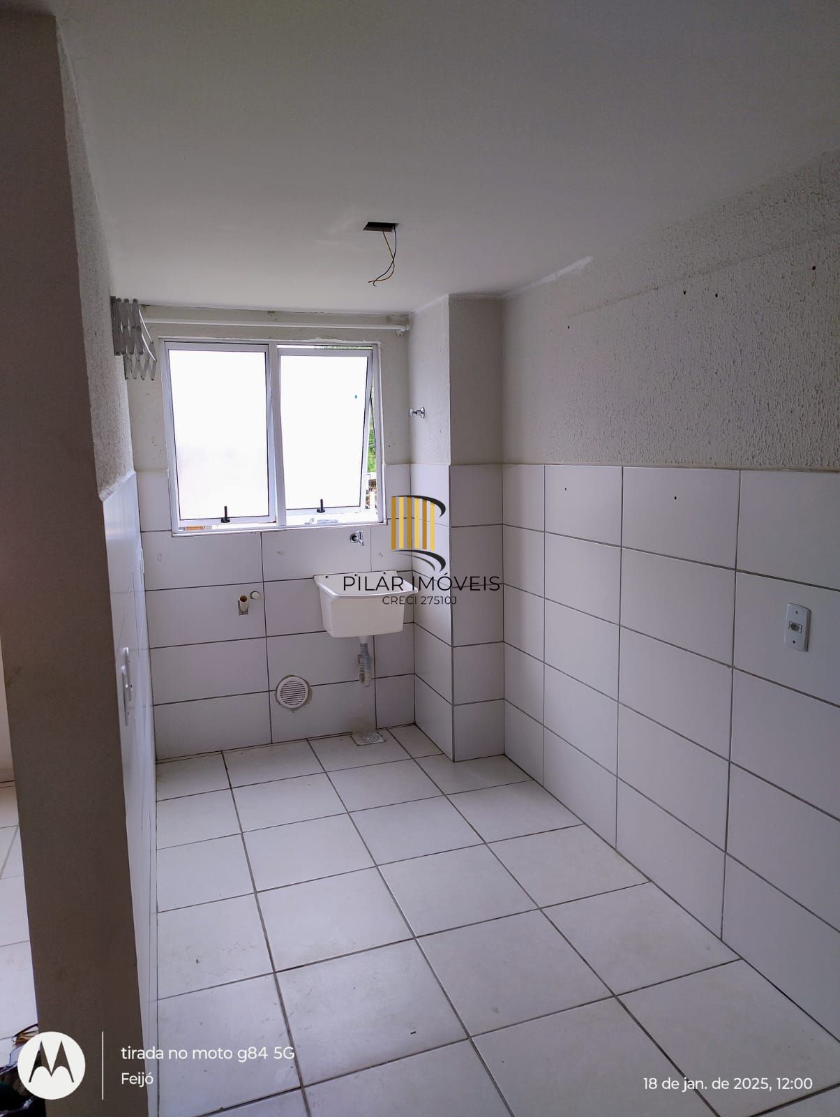 Apartamento com 02 quartos e 01 vaga no Bairro Chapéu do Sol