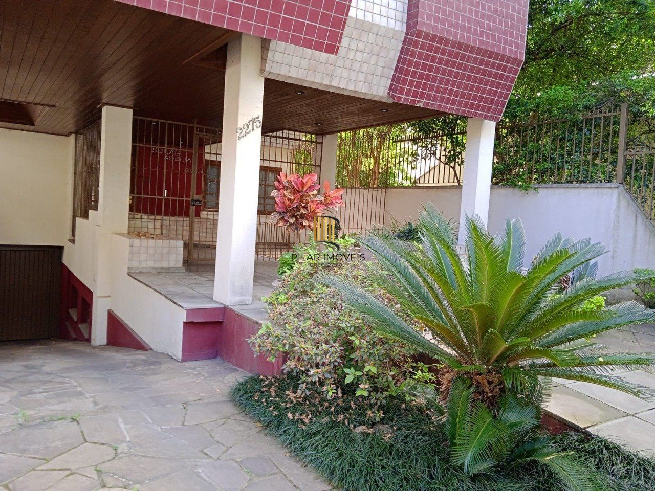 Apartamento com 128.25m², 3 dormitórios, sendo 2 suites, 1 vaga, Petrópolis,