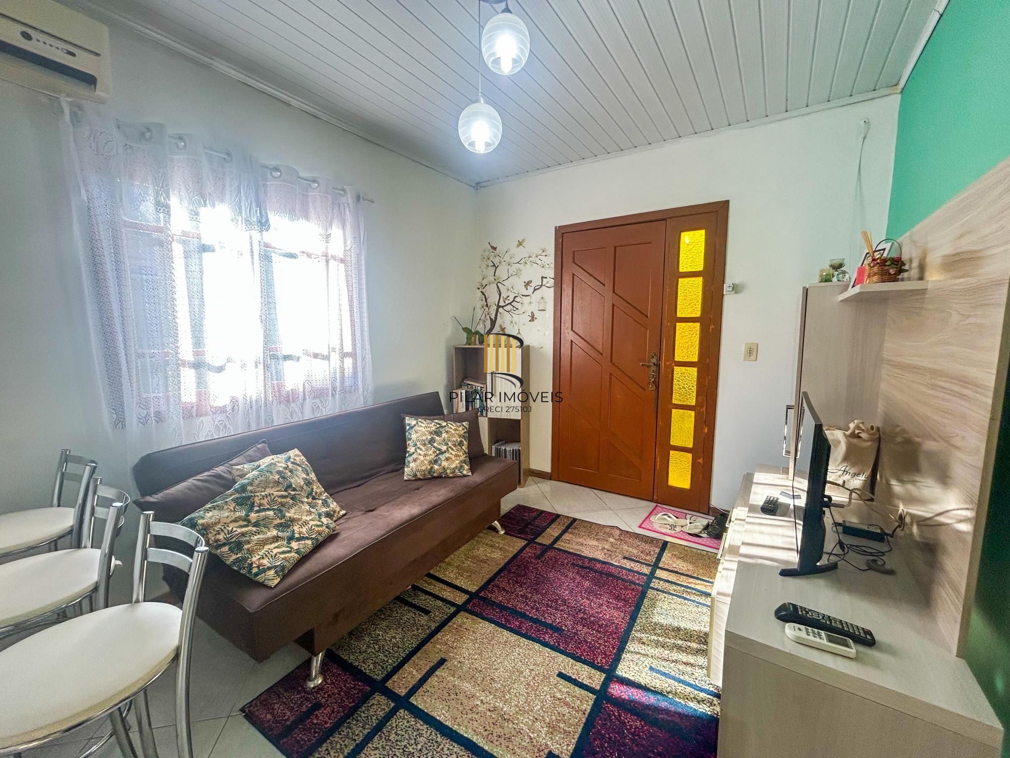 Casa 02 dormitórios e demais peças, amplo terreno plano com 300m².