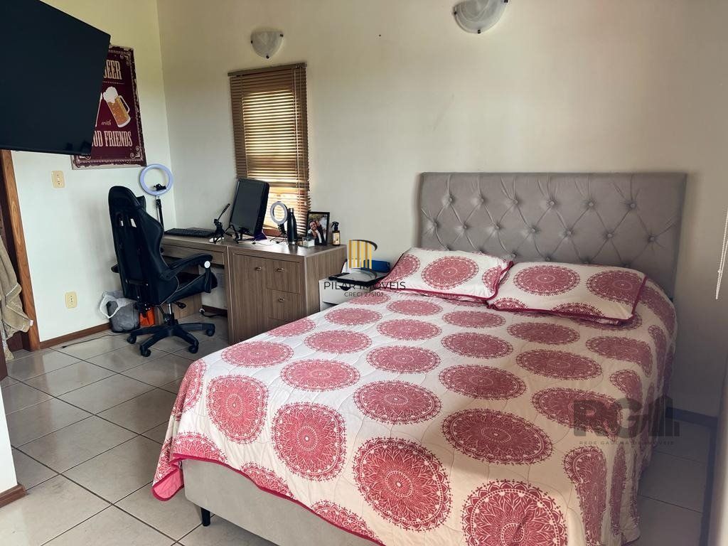 Casa com 3 dormitórios no bairro Morro Santana