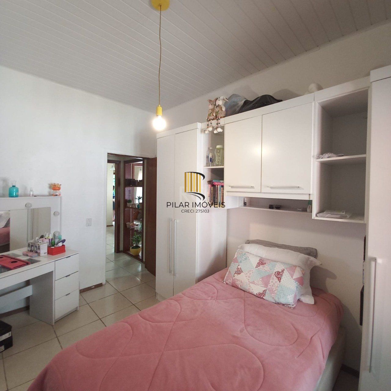 2 Casa com 4 quartos, 2 vagas de garagem, no bairro Belém Novo, Porto Alegre/RS     