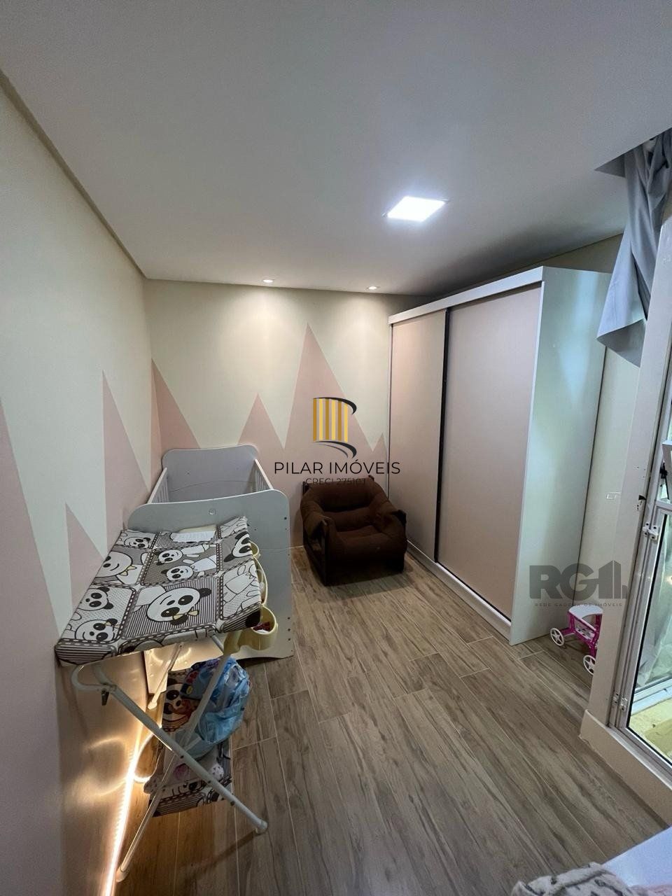 Sobrado a venda no bairro Mato Grande em Canoas